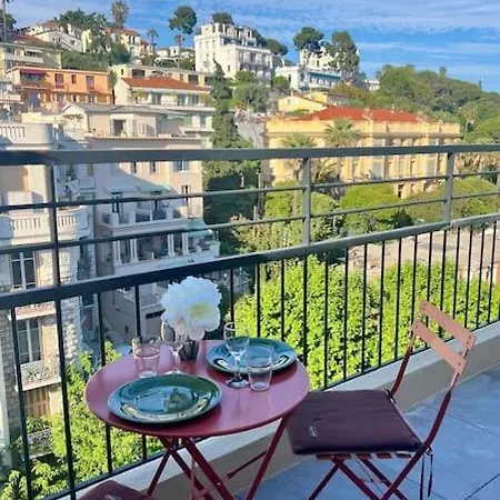 Charming With Terrace Apartamento *